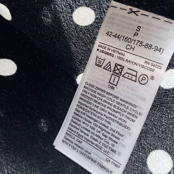 New Gap Ruffle Shoulder Long Sleeve Polka Dot‎ Blouse Rayon Black White S - Picture 15 of 16